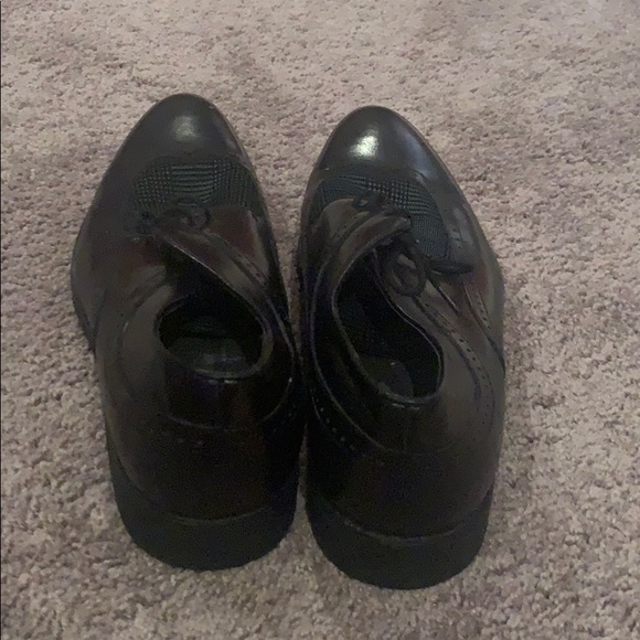 Black Gucci shoes with coloured patch like top. - Picture 4 of 6